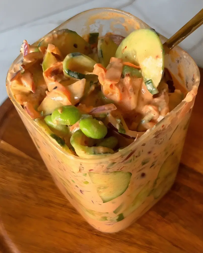 Salada no pote com molho